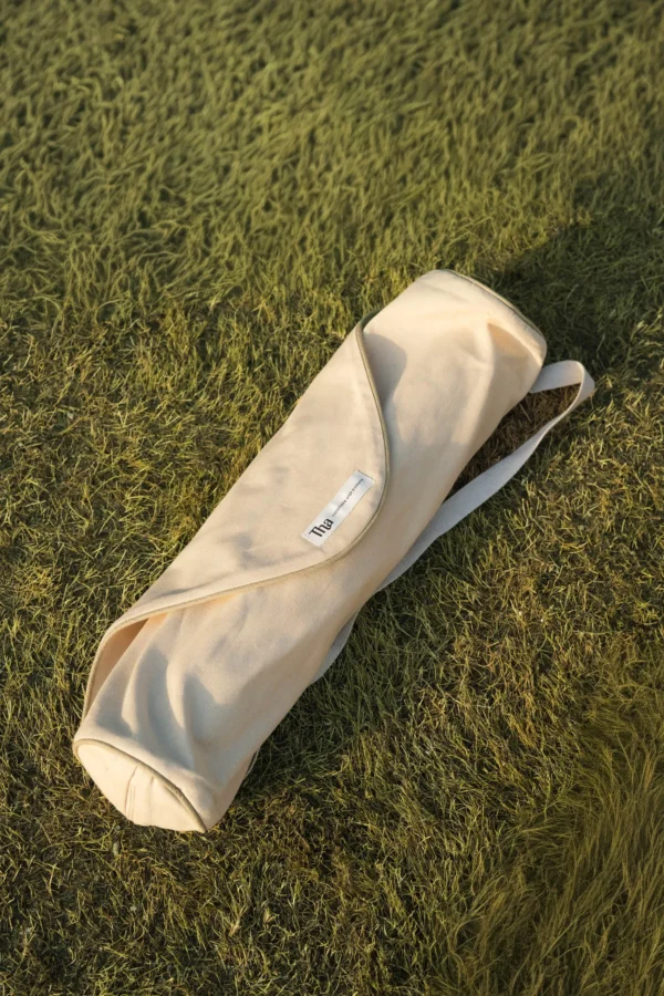Yeşil biyeli yoga mat çantası yüzey detayı
